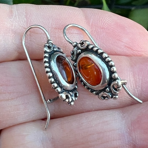 VINTAGE 925 STERLING SLVR OVAL AMBER SMALL ORNATE EARRINGS DROP DANGLE WIRE LOCK - Picture 12 of 16
